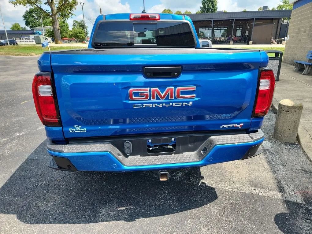 Used 2024 GMC Canyon AT4 w/ Technology Package AWD/4WD image 4