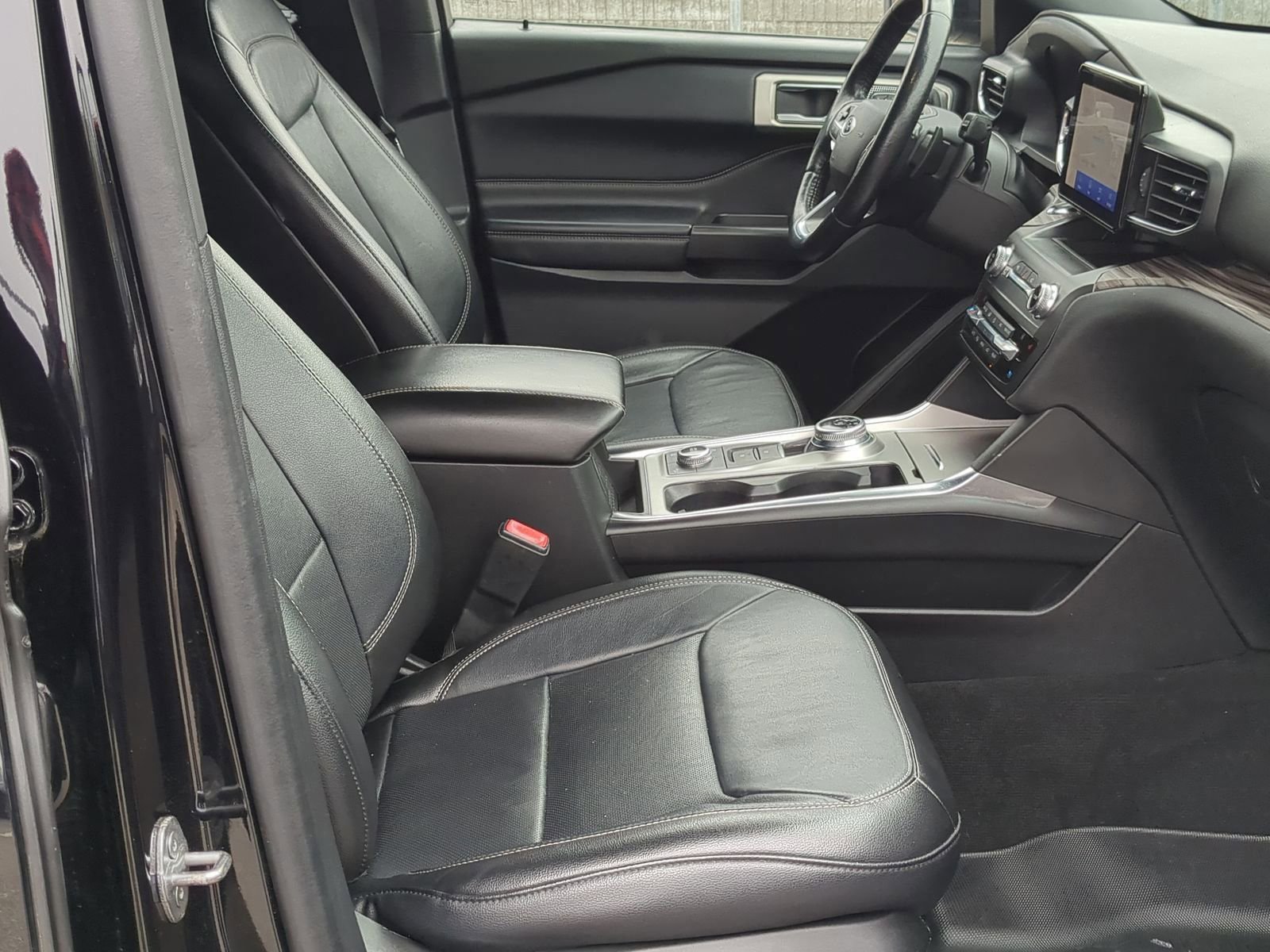 Used 2020 Ford Explorer Limited image 25