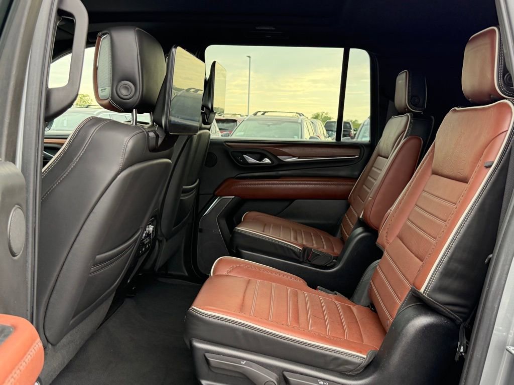 Used 2023 GMC Yukon XL Denali Ultimate image 17