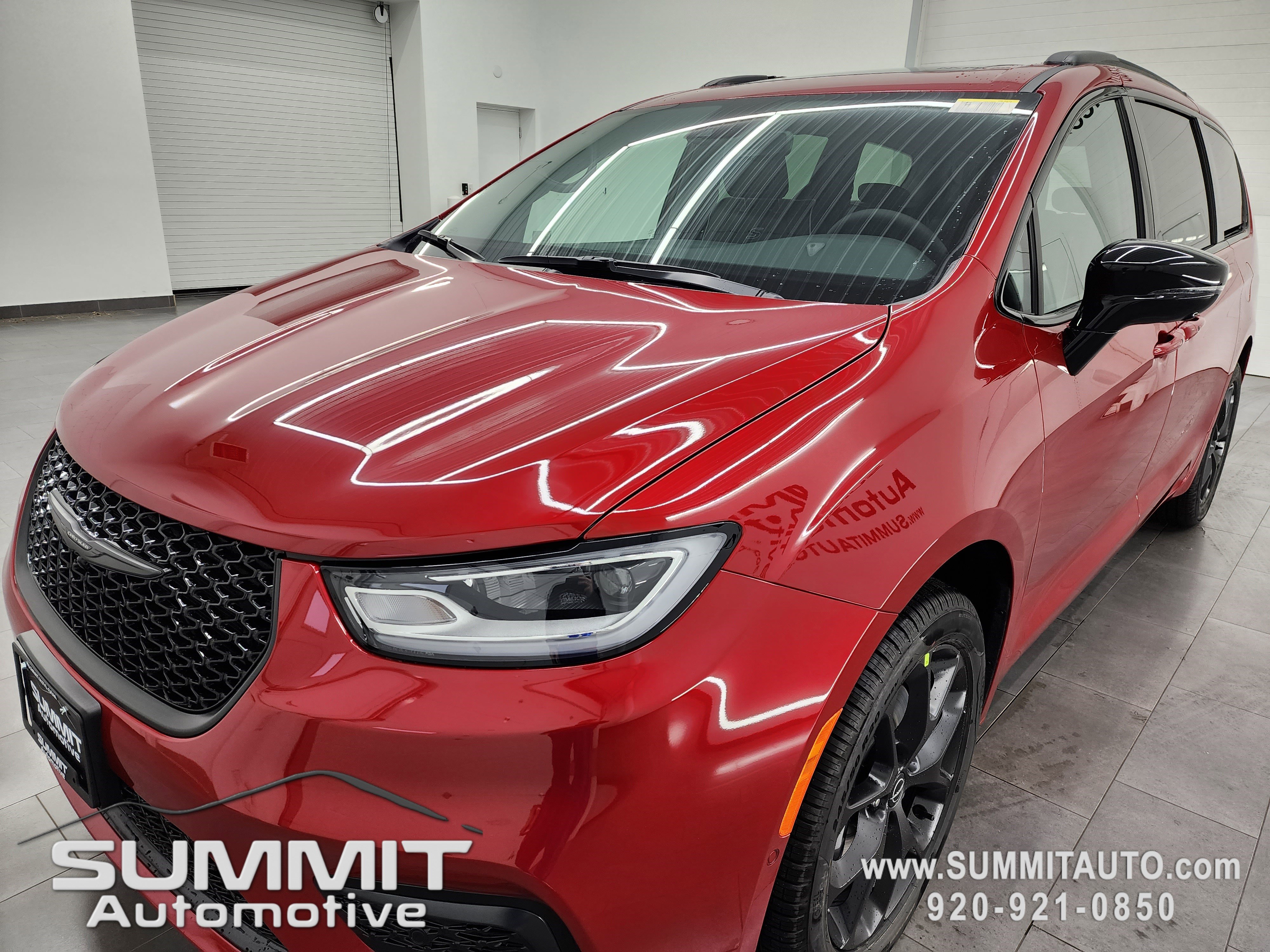 New 2026 Chrysler Pacifica Limited w/ S Appearance Package image 7