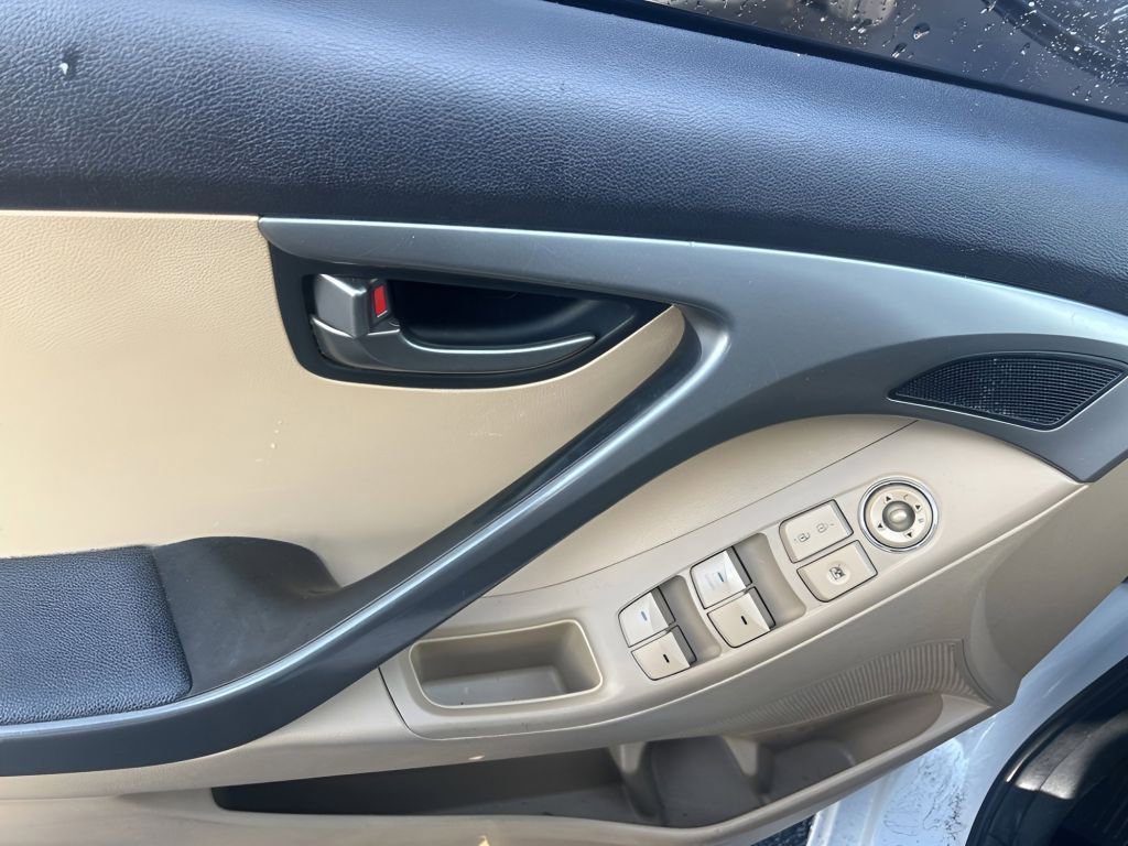 Used 2013 Hyundai Elantra GLS image 14