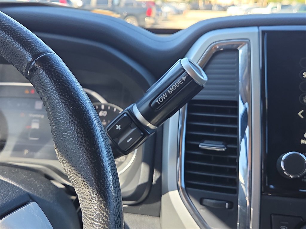 Used 2021 Nissan Titan SV w/ SV Convenience Package image 20