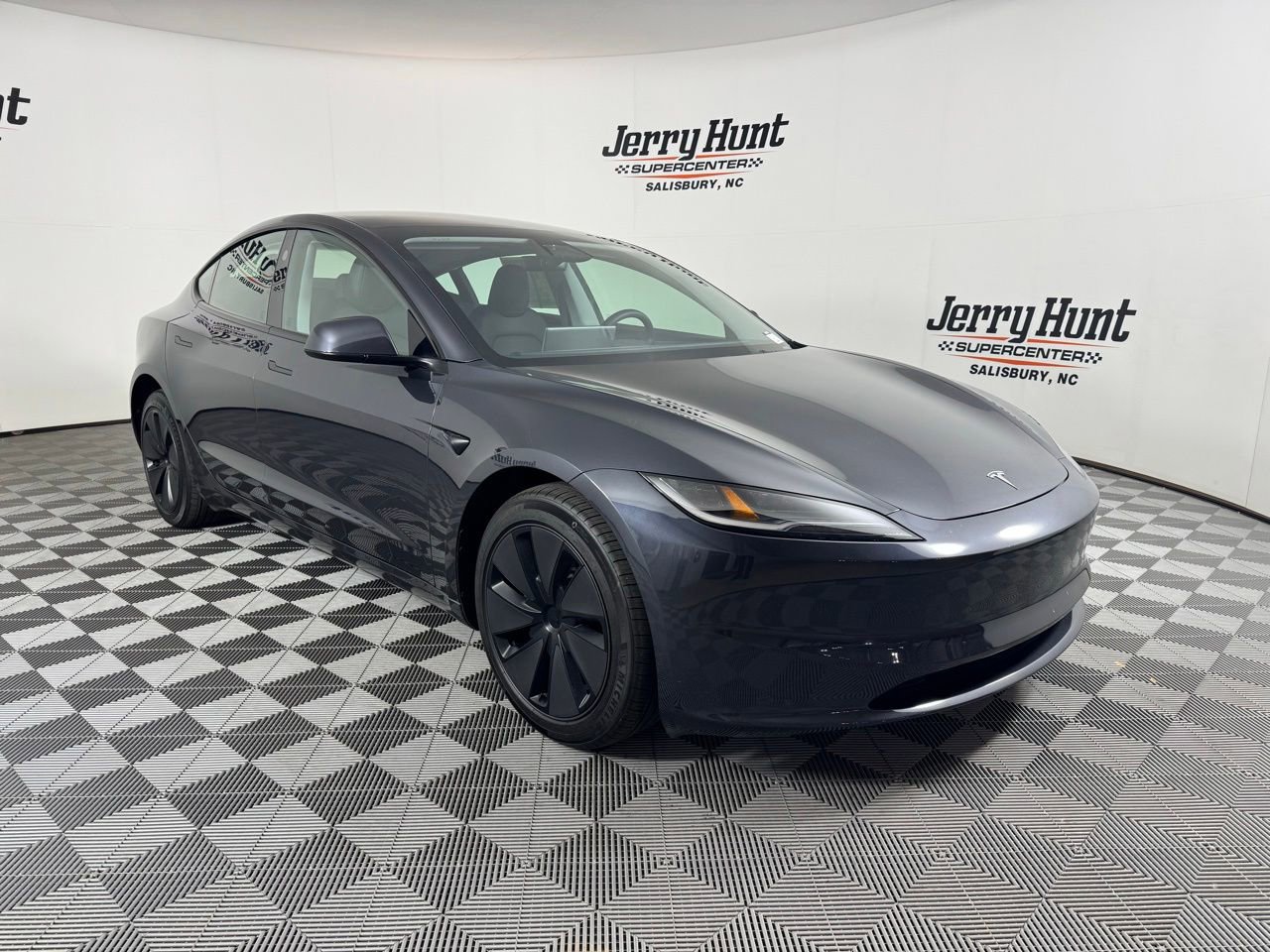 Used 2024 Tesla Model 3 Standard Range RWD image 5