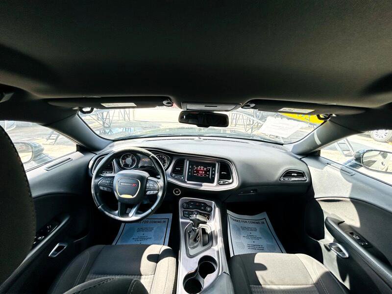 Used 2017 Dodge Challenger R/T image 18