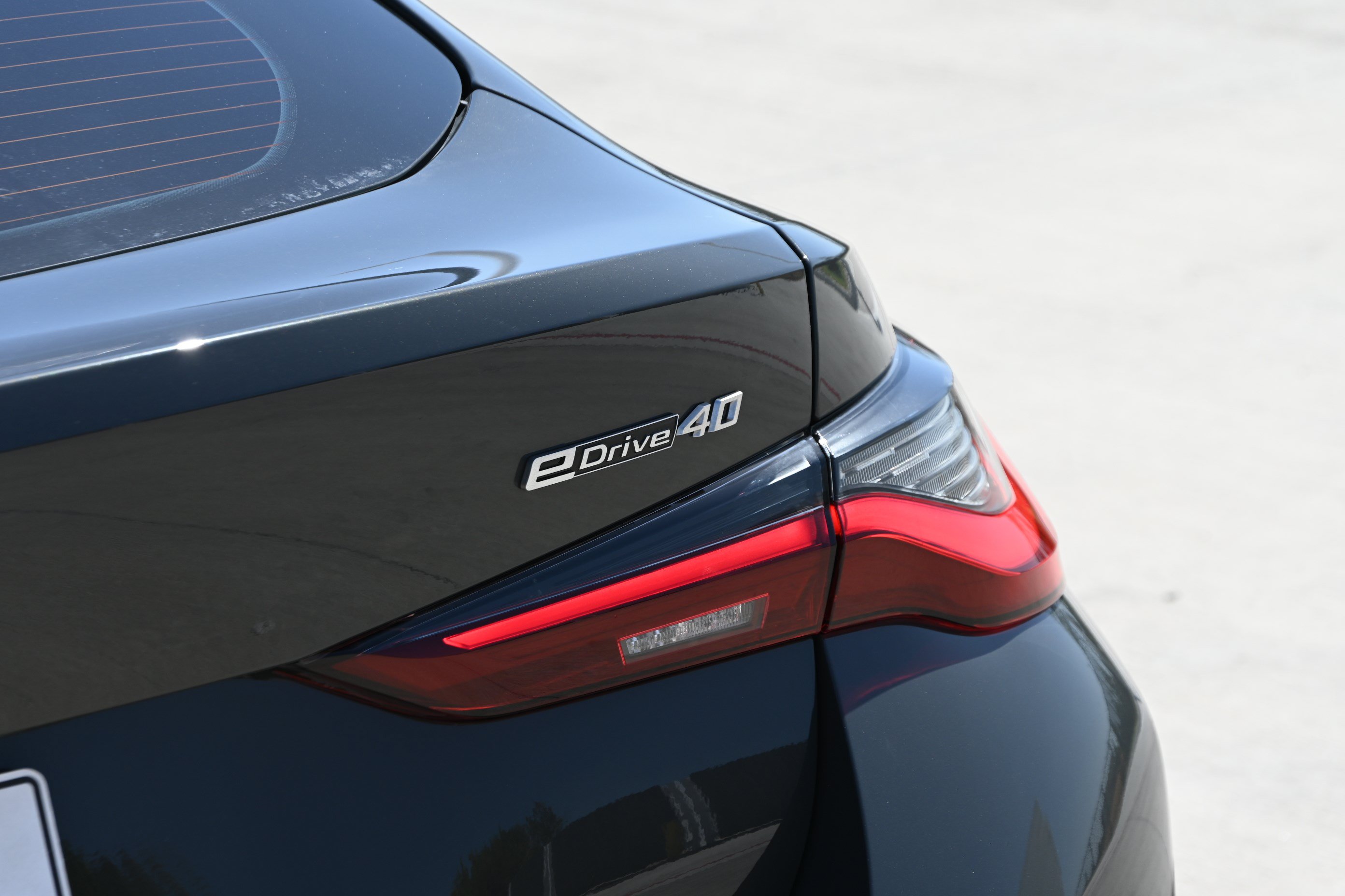 Certified 2025 BMW i4 eDrive40 w/ Premium Package RWD image 38