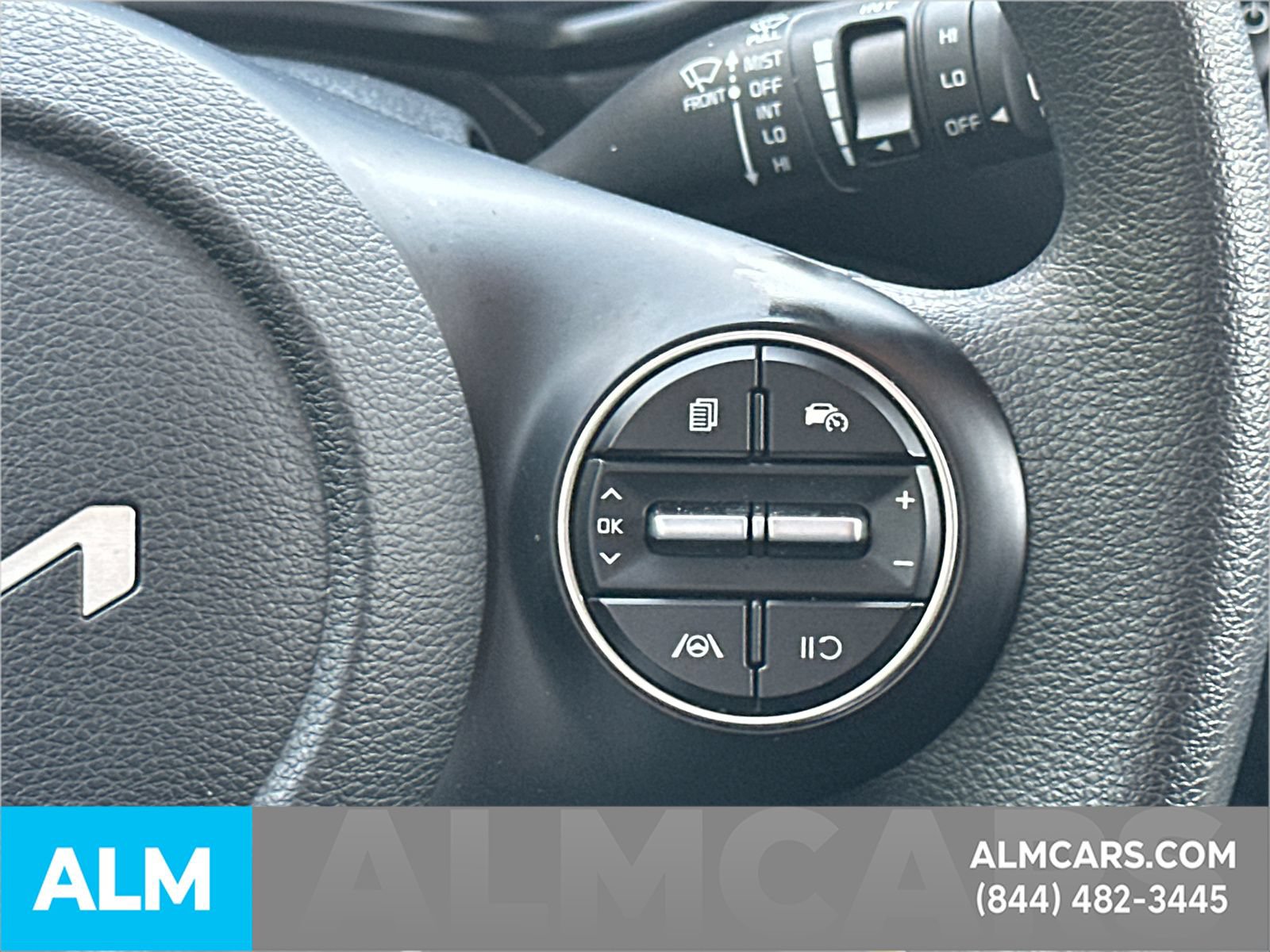 Used 2025 Kia Soul LX w/ LX Technology Package FWD image 28