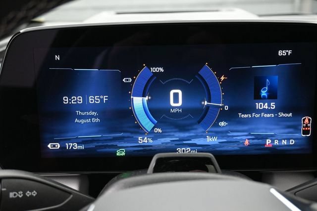 Used 2025 Chevrolet Equinox EV LT w/ Active Safety Package 3 FWD image 9