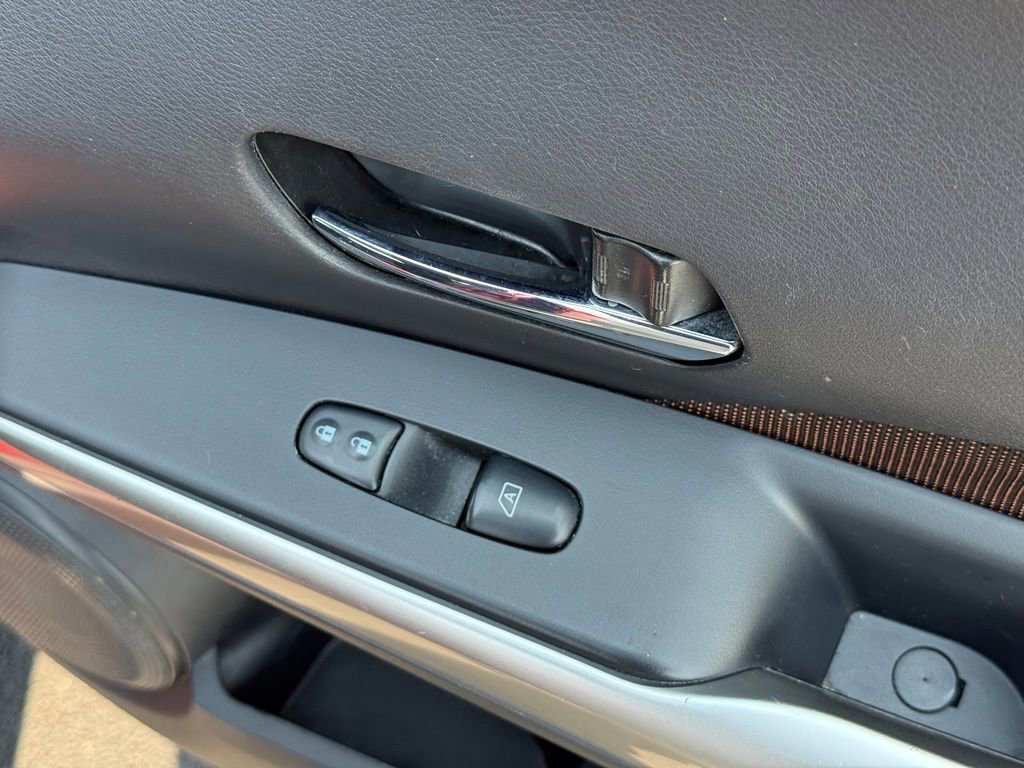 Used 2020 Nissan Kicks SR image 38