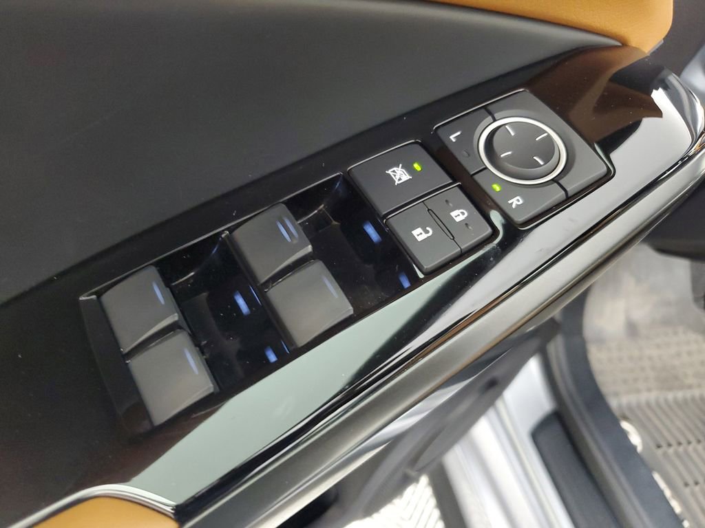 Used 2023 Lexus IS 300 w/ Comfort Package RWD image 18