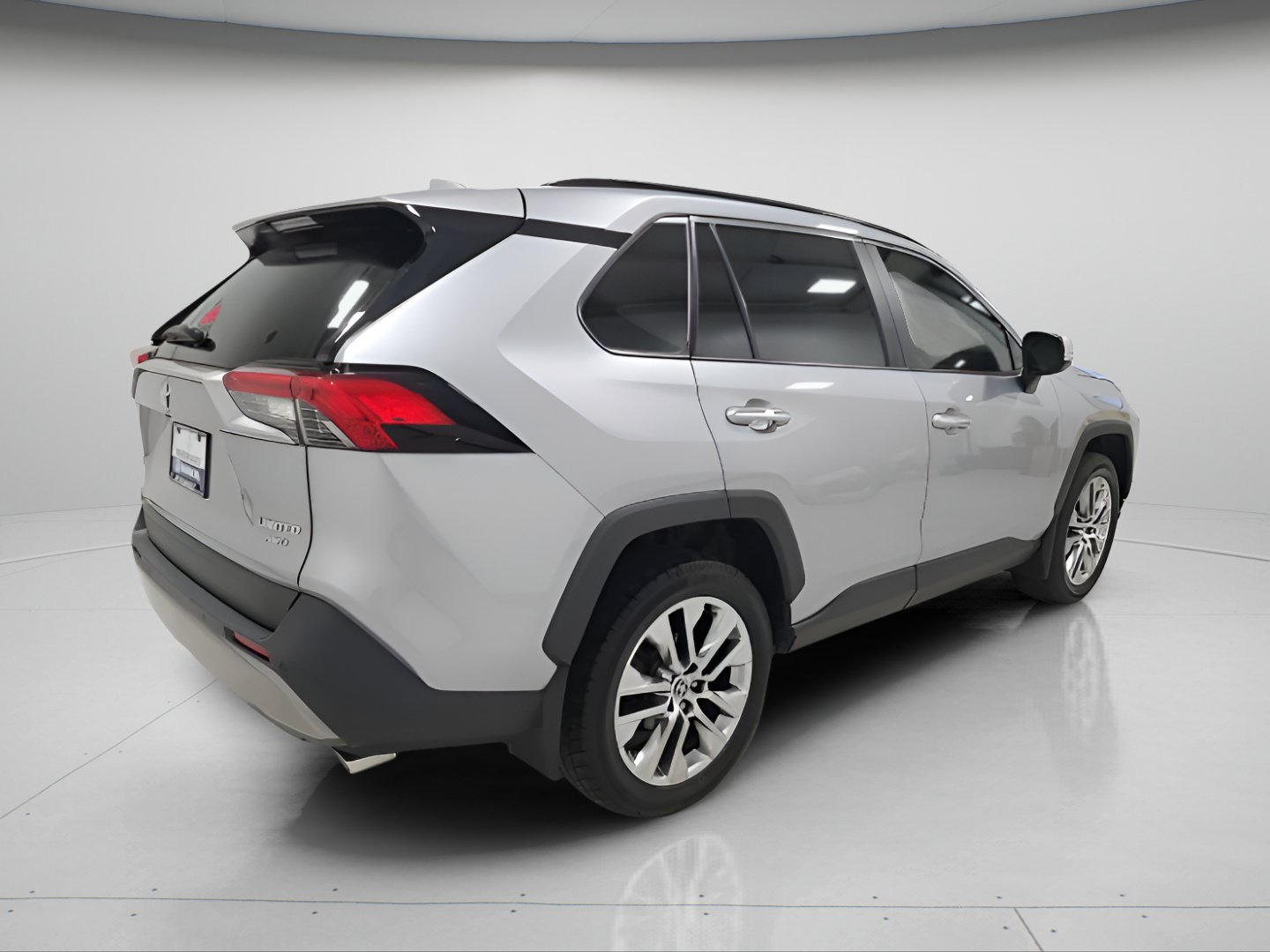 Used 2022 Toyota RAV4 Limited AWD/4WD image 6