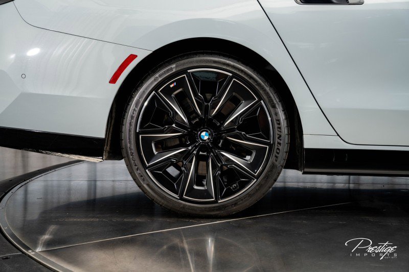 Used 2023 BMW 740i w/ Parking Assistance Package image 21