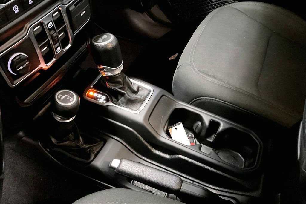 Used 2021 Jeep Wrangler Unlimited Sport AWD/4WD image 16