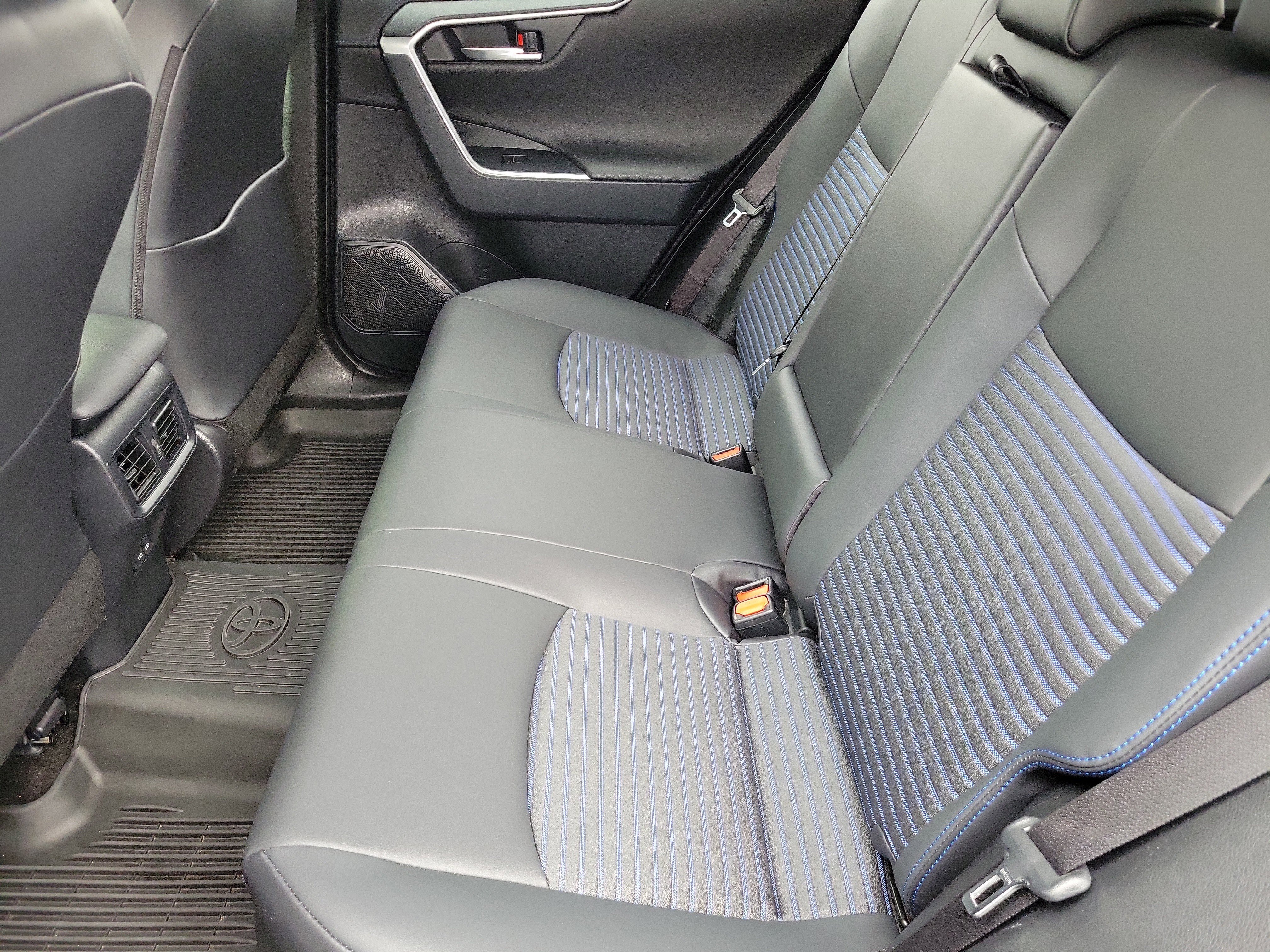 Used 2023 Toyota RAV4 XSE image 10