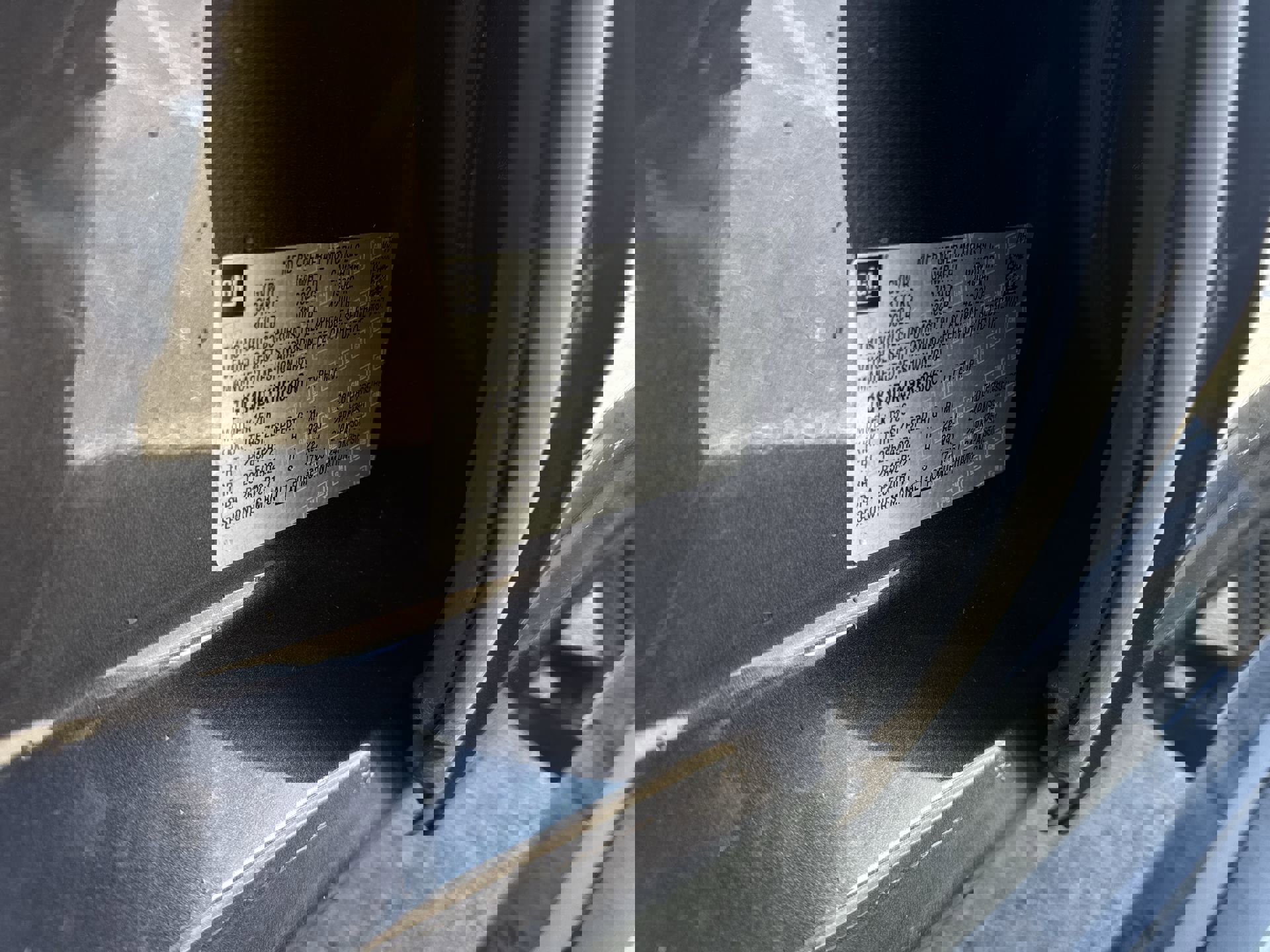 Used 2017 Cadillac Escalade Platinum image 35