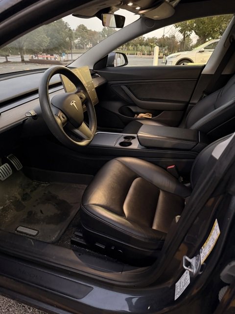 Used 2021 Tesla Model 3 Performance image 2