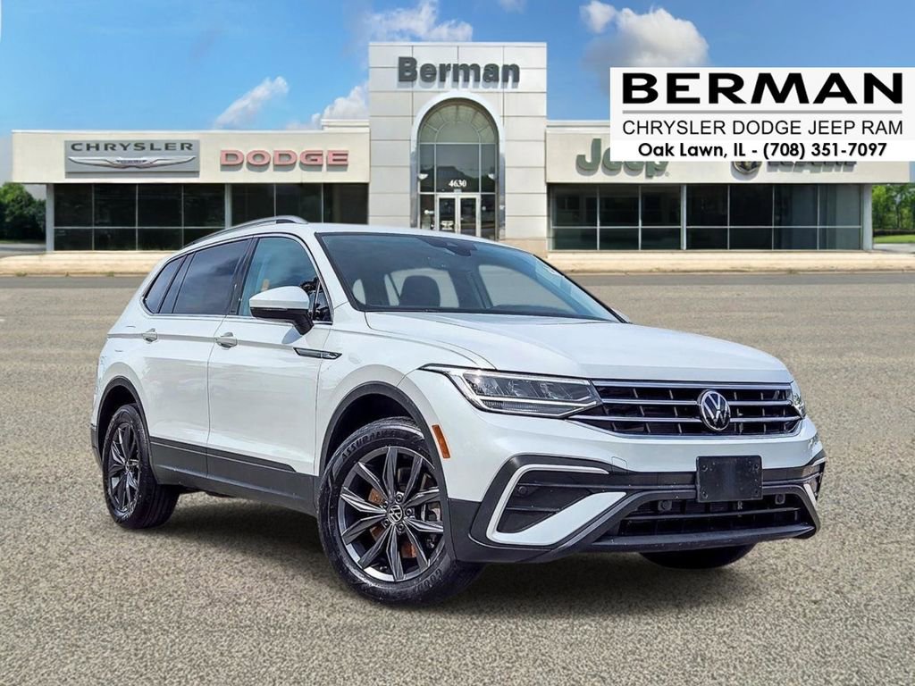Used 2023 Volkswagen Tiguan SE w/ Panoramic Sunroof Package