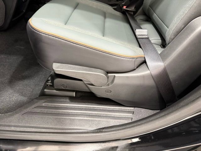 Used 2025 GMC Acadia AT4 image 18