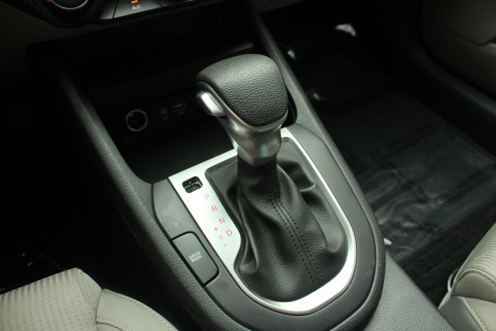 Used 2020 Kia Forte LXS FWD image 33