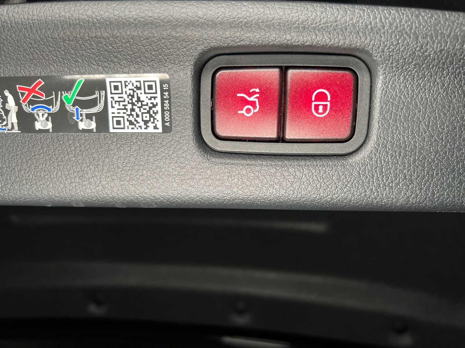 Certified 2026 Mercedes-Benz C 300 4MATIC Sedan image 17