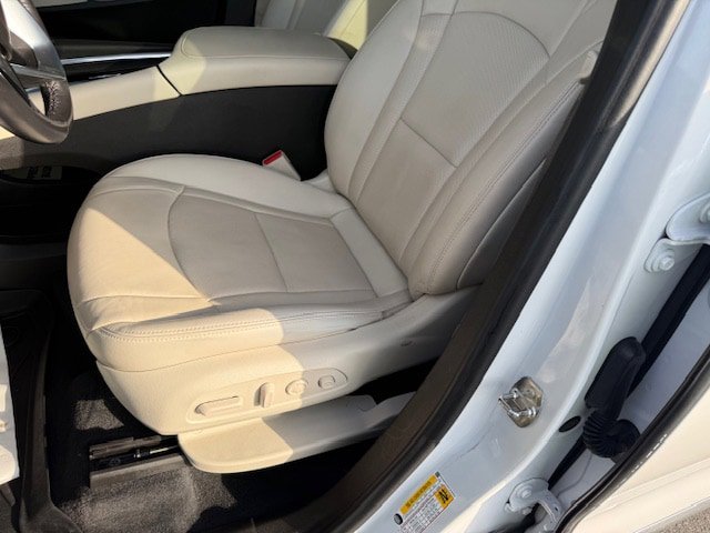 Used 2023 Buick Enclave Premium w/ Experience Buick Package FWD image 13