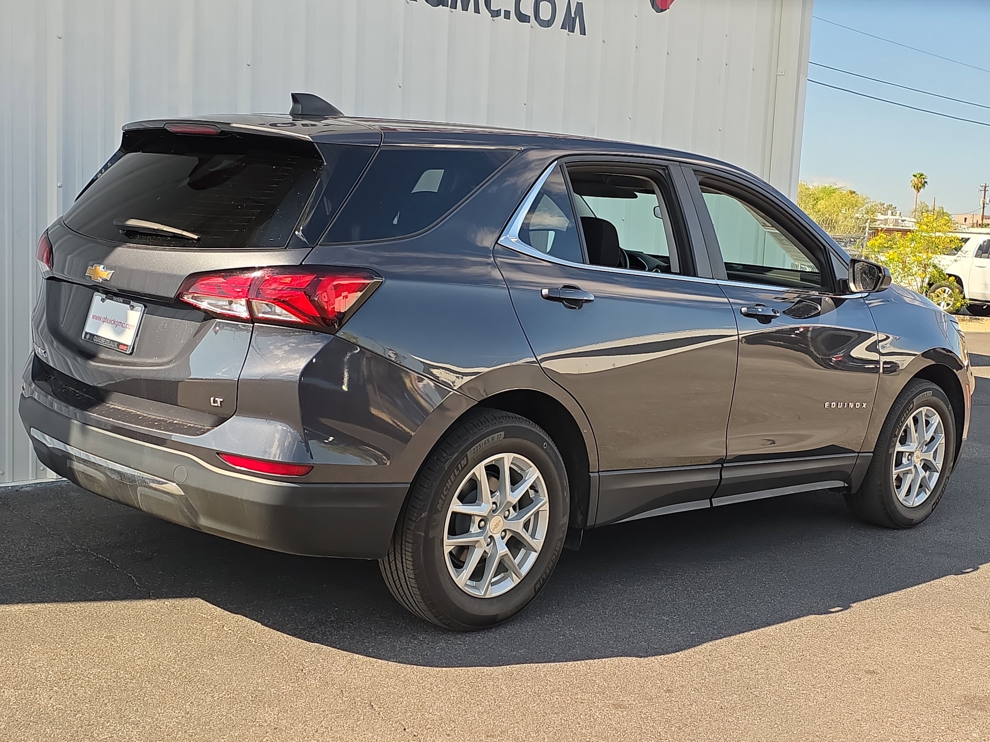 Used 2023 Chevrolet Equinox LT image 4