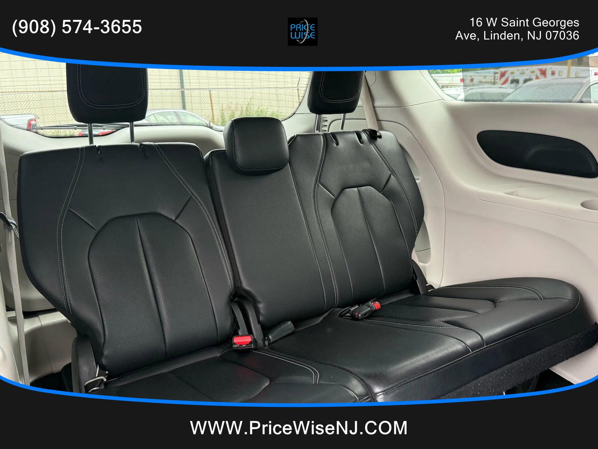 Used 2022 Chrysler Pacifica Touring-L image 29