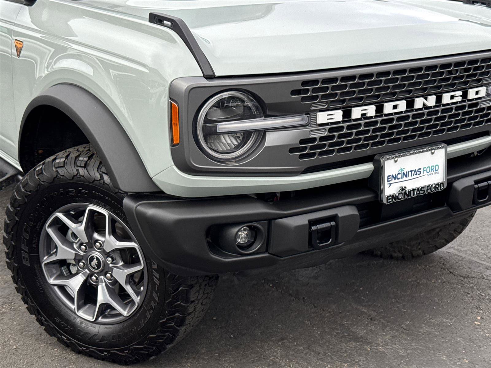 Certified 2023 Ford Bronco Badlands AWD/4WD image 3