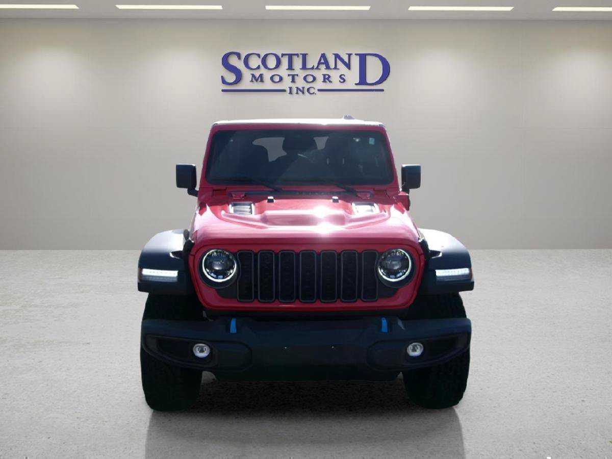 Used 2025 Jeep Wrangler Unlimited Rubicon 4xe w/ Convenience Group AWD/4WD image 3