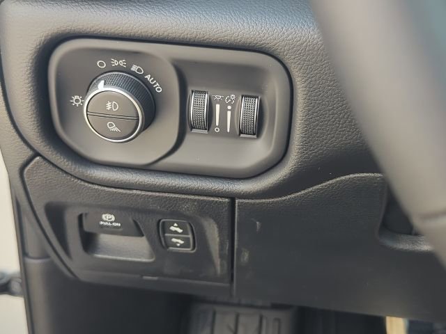 New 2026 RAM 1500 Laramie AWD/4WD image 24