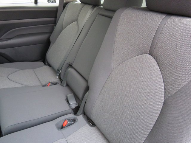 New 2026 Toyota Grand Highlander LE image 19