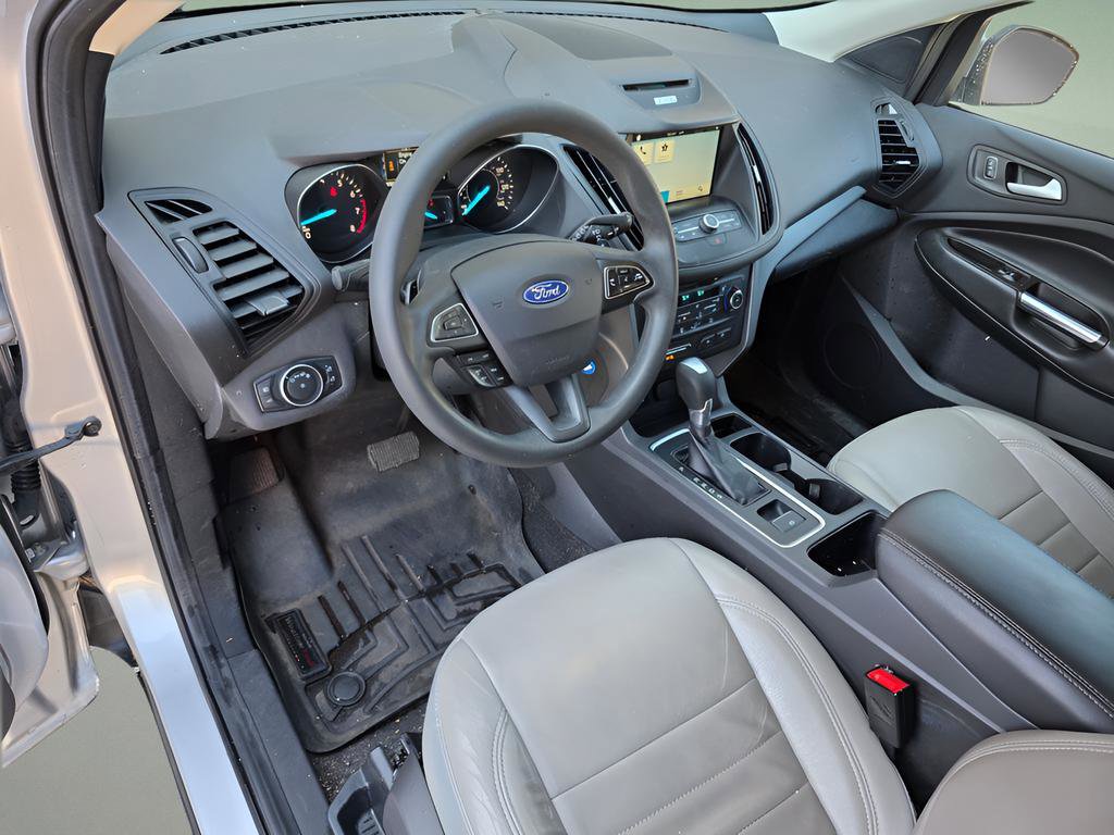 Used 2017 Ford Escape SE w/ Equipment Group 201A image 19