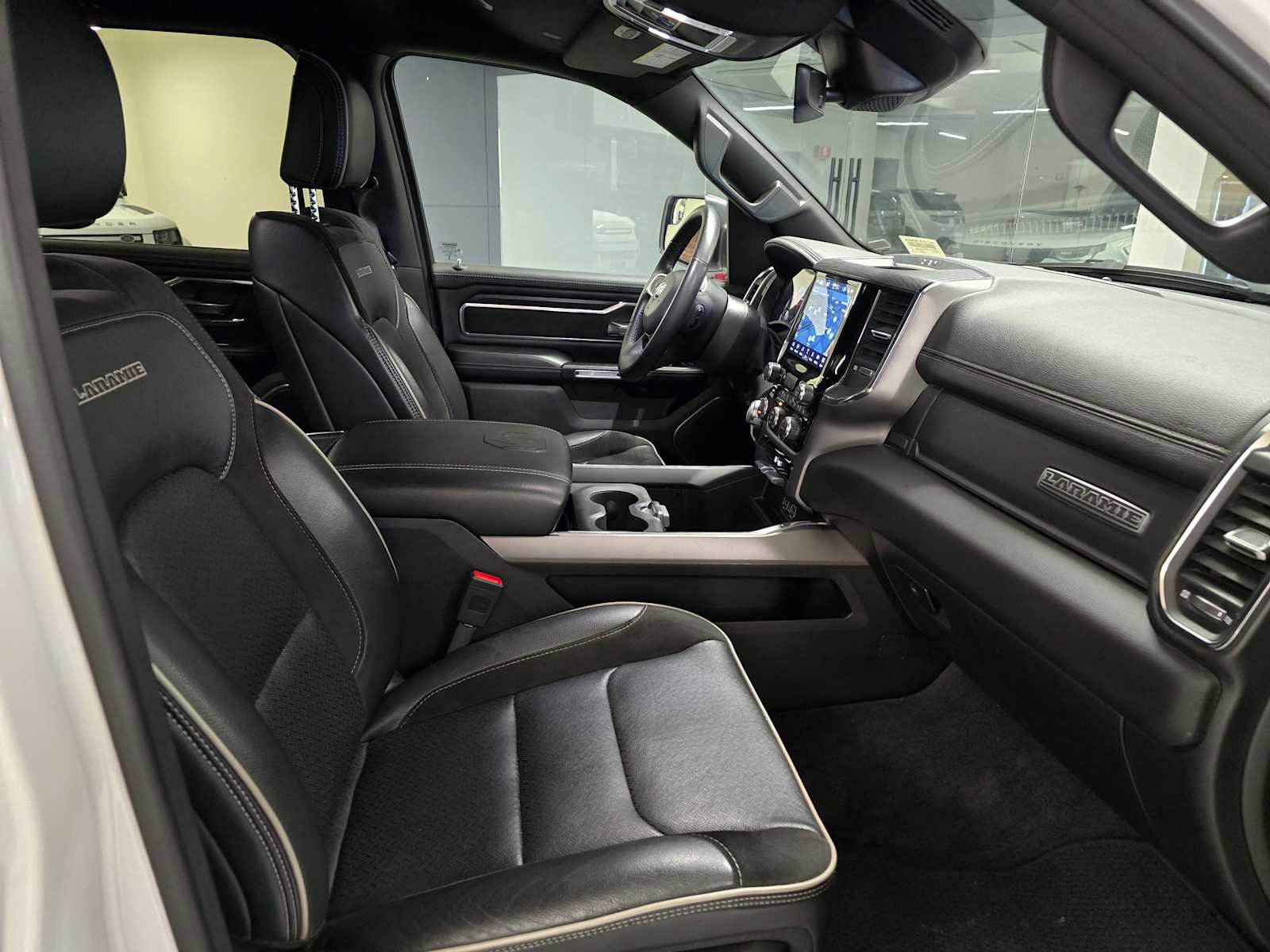 Used 2024 RAM 1500 Laramie image 12