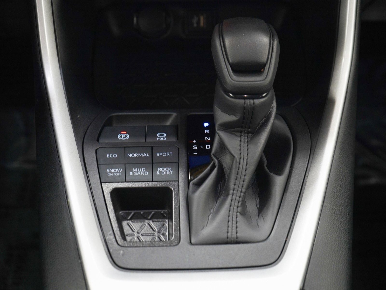 Used 2024 Toyota RAV4 XLE AWD/4WD image 19