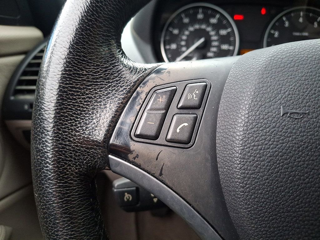 Used 2008 BMW 135i Convertible image 18