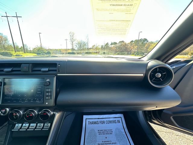 Used 2024 Toyota GR86 Premium image 16