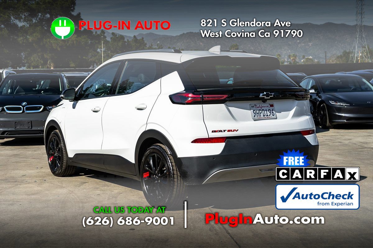 Used 2023 Chevrolet Bolt EUV LT w/ Convenience Package image 3