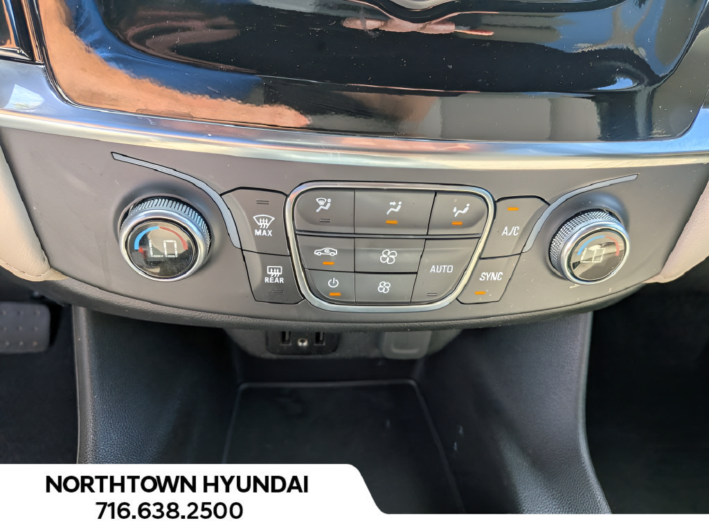 Used 2023 Chevrolet Traverse LS AWD/4WD image 18