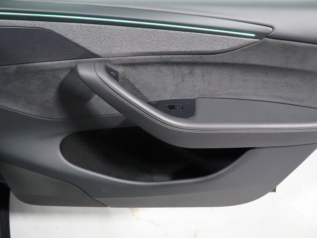 Used 2026 Tesla Model Y Long Range RWD image 68
