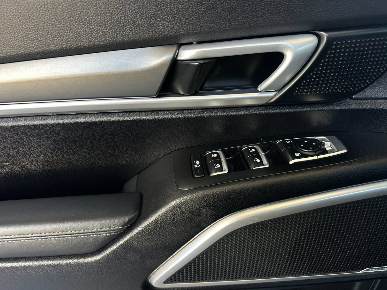 Used 2020 Kia Telluride S FWD image 10