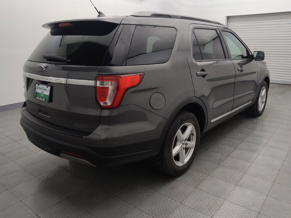 Used 2019 Ford Explorer XLT w/ Equipment Group 201A image 9