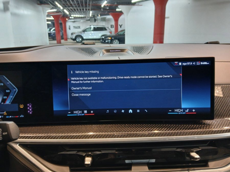 Used 2024 BMW X7 M60i w/ Executive Package image 36