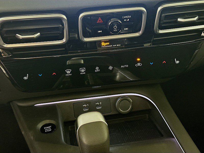 New 2026 Nissan Sentra SR w/ SR Premium Package FWD image 17