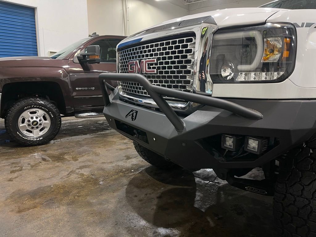 Used 2015 GMC Sierra 2500 Denali w/ Duramax Plus Package image 9