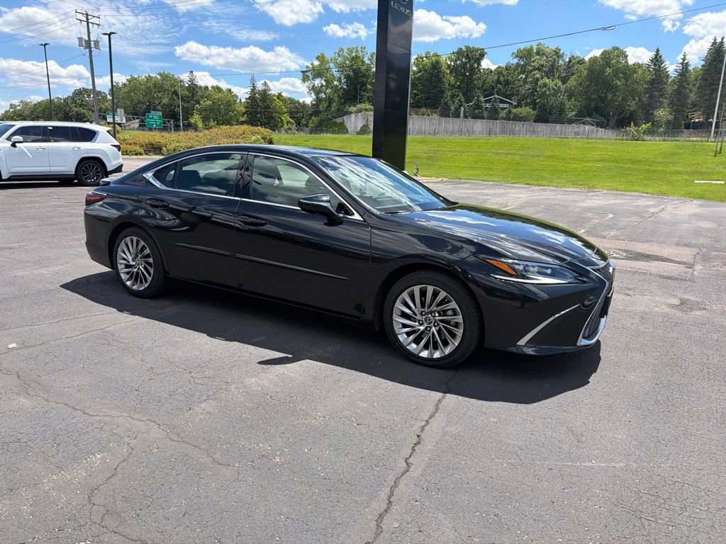 Used 2022 Lexus ES 350 Ultra Luxury w/ Accessory Package 2 FWD image 20