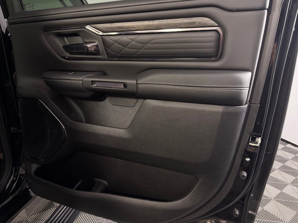 Used 2025 RAM 1500 Limited AWD/4WD image 27