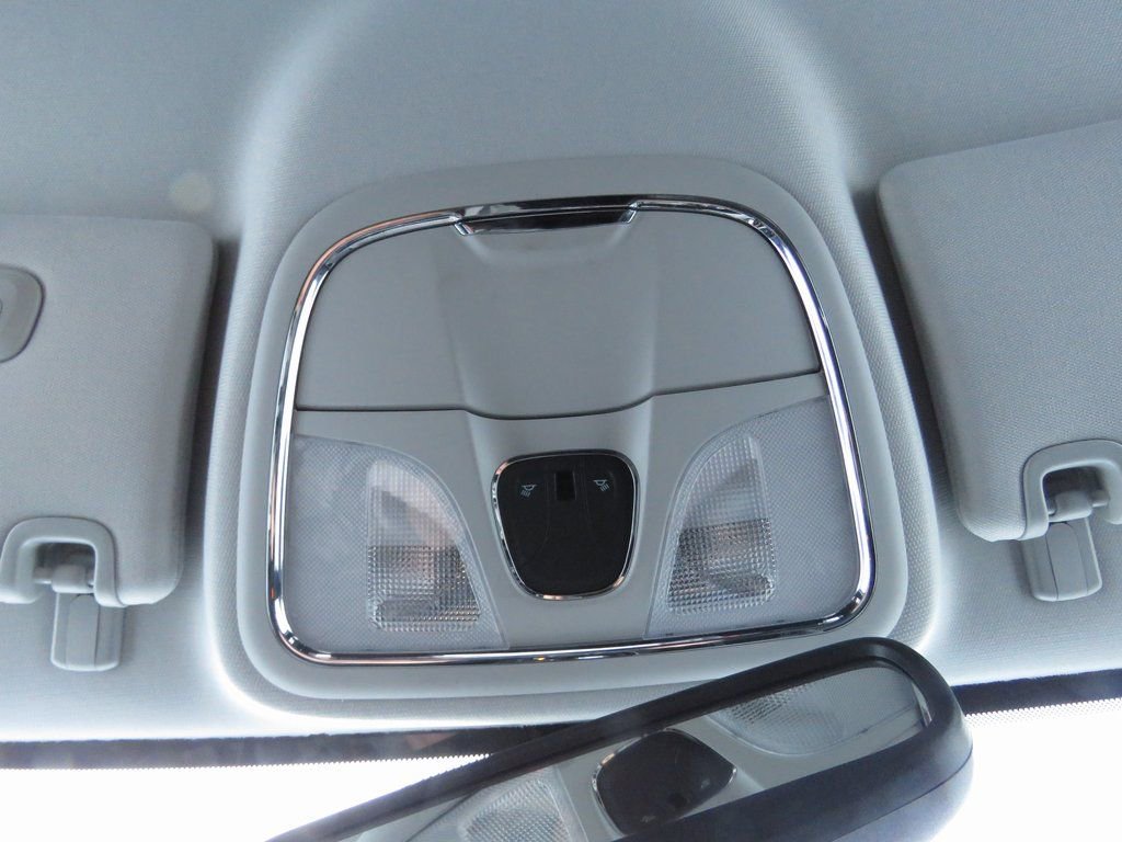 Used 2020 Jeep Cherokee Limited image 26