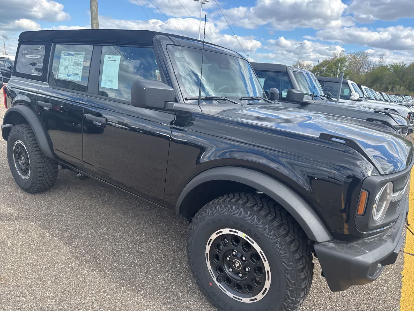 New 2026 Ford Bronco 4-Door AWD/4WD image 8