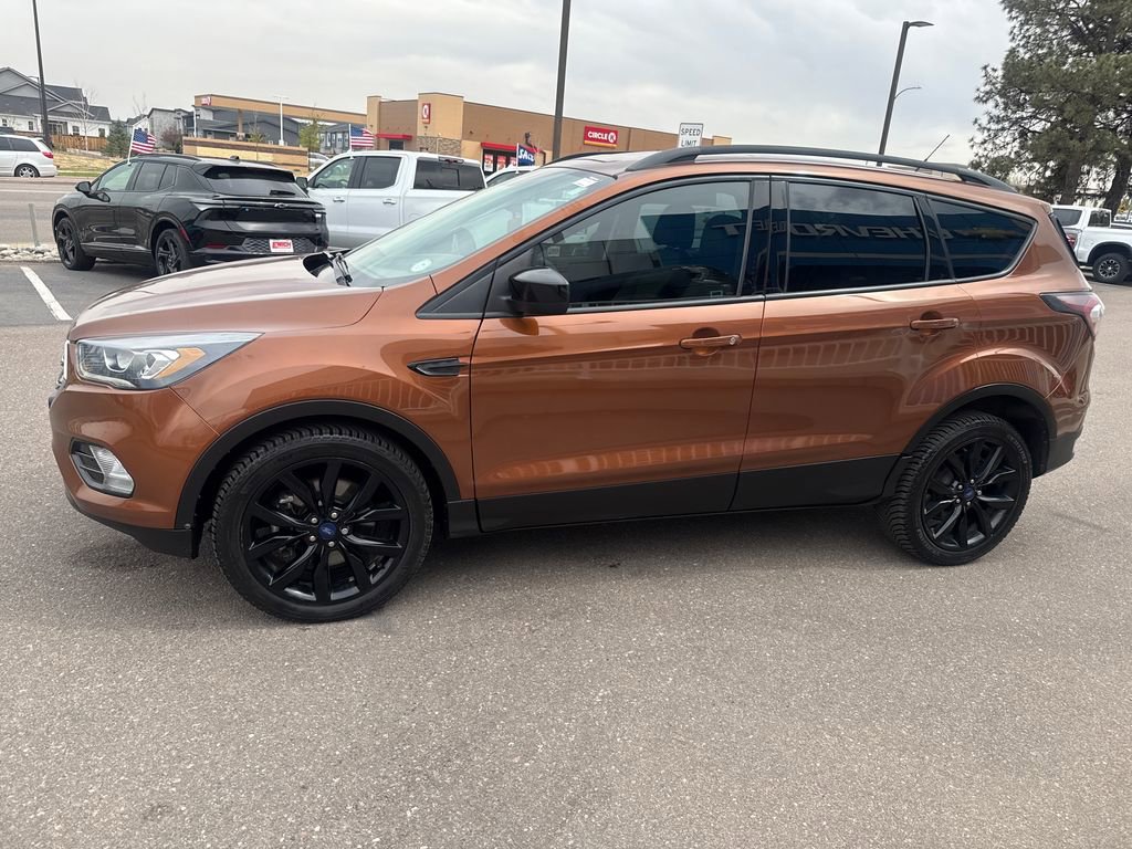 Used 2017 Ford Escape SE w/ Equipment Group 201A image 2