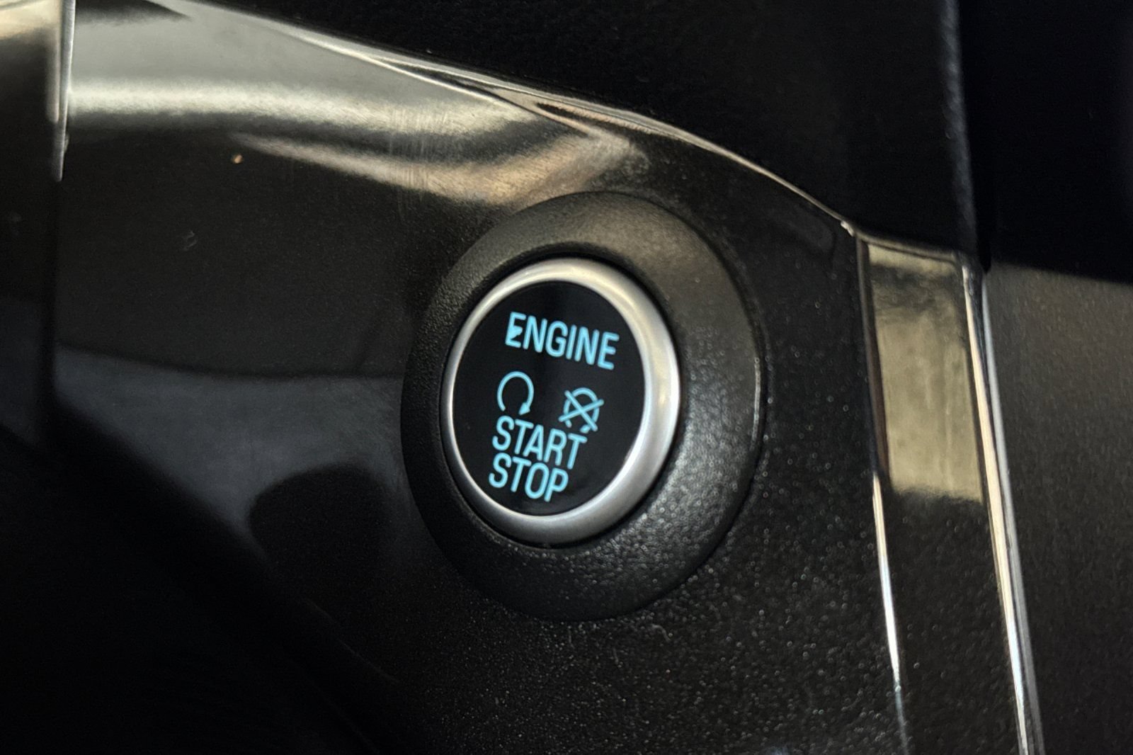 Used 2017 Ford Escape Titanium AWD/4WD image 23