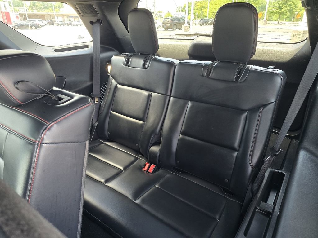 Used 2025 Ford Explorer ST-Line w/ ST-Line Street Pack AWD/4WD image 11